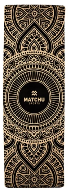 Vue de dessus d'un tapis de yoga noir avec des motifs mandalas dorés complexes et le logo Matchu Sports.